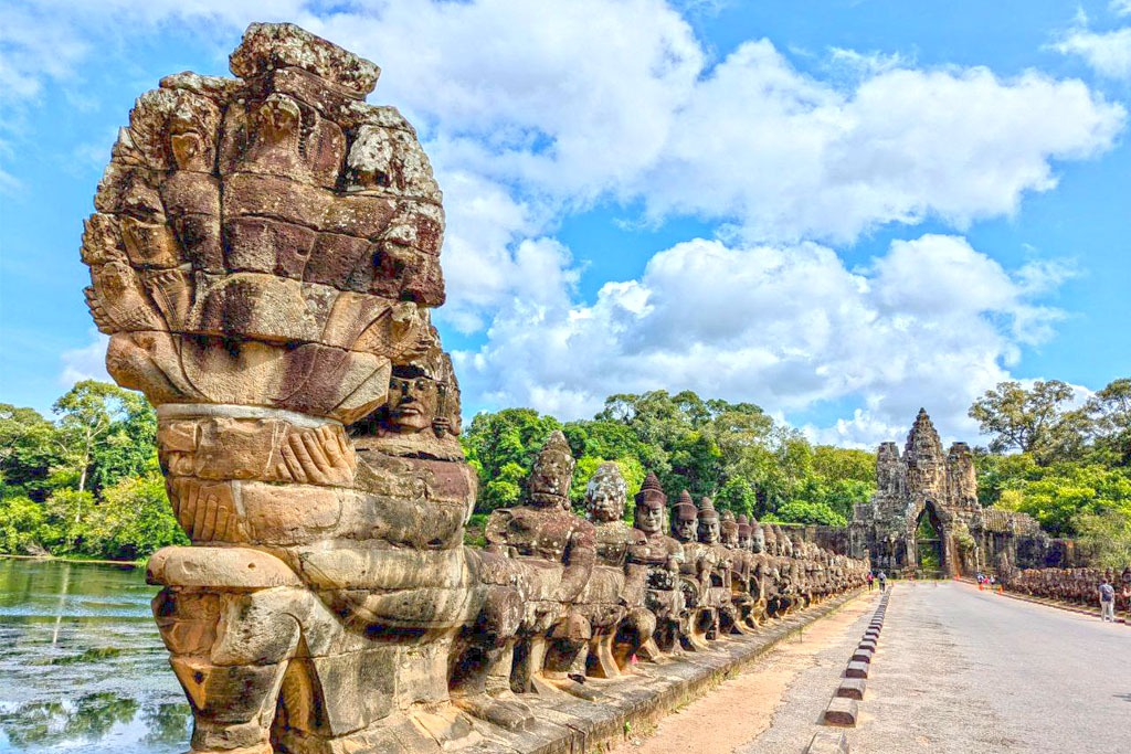 The south gate of the Angkor Thom