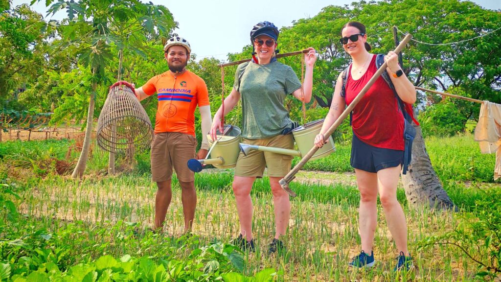 Cycling to visit to the local vegetable farm, bike of the Siem Reap Countryside.