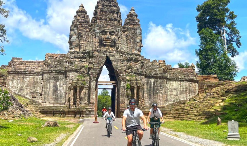 Bike of the Angkor Temple & History Tour with Lunch
