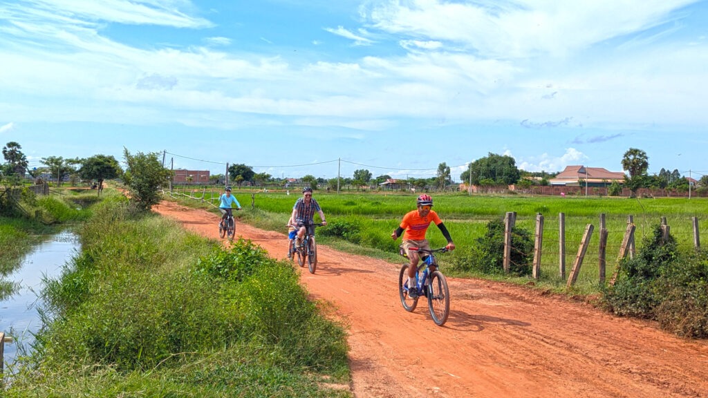 Family biking tour in Cambodia with local guide