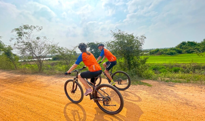 Cycle West of Tonle Sap Trails, Village Tour and Daily Life