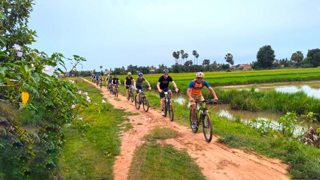 Cycling tour in Cambodia on back road with local guide