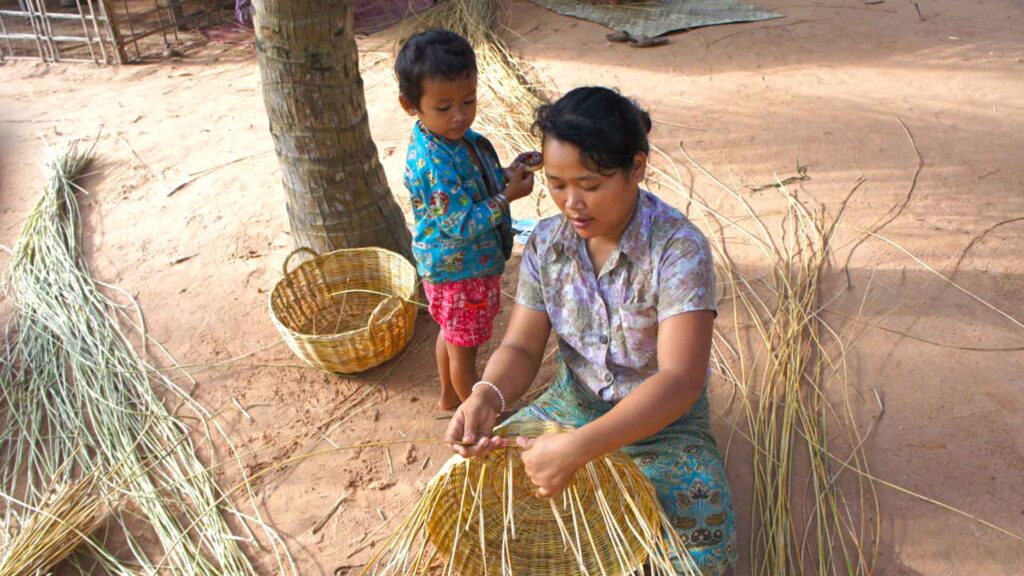 A local weaving the rattan basket