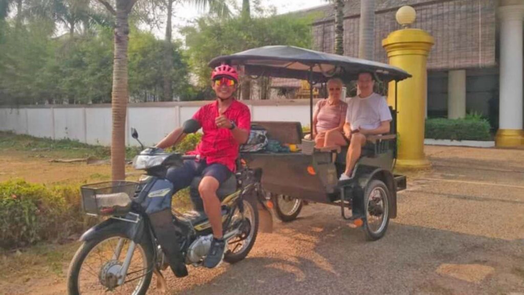 Siem Reap foodies and City tour by local Tuk Tuk