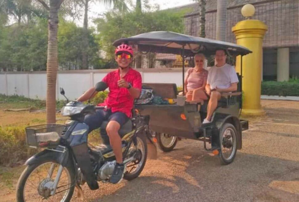 Siem Reap foodies and City tour by local Tuk Tuk