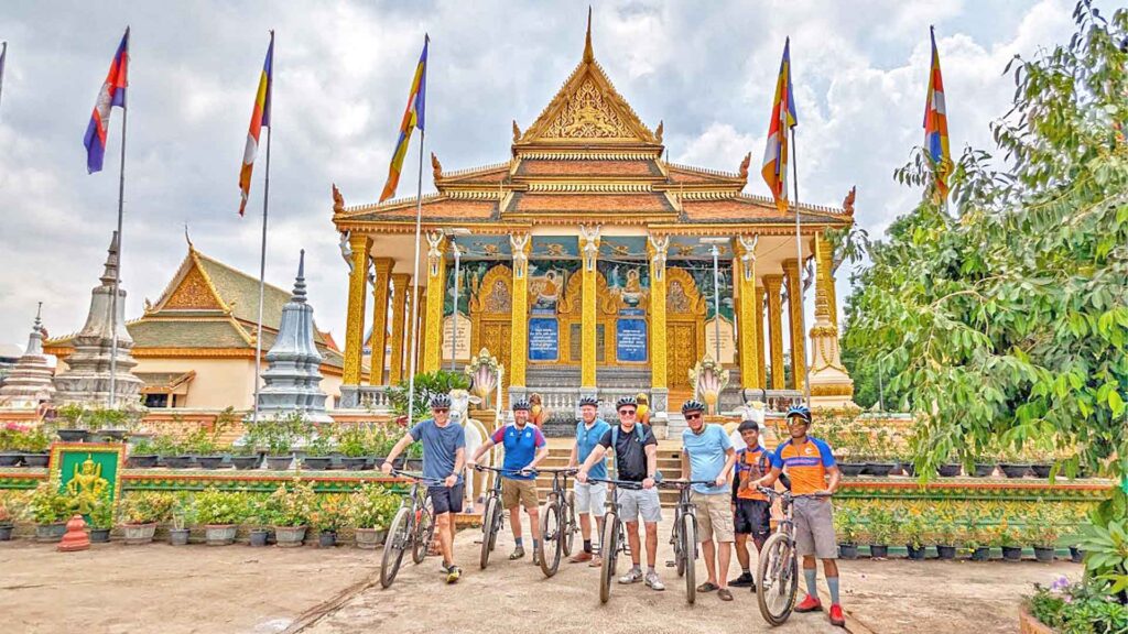 Meet new friend and biking holiday in Asia with local experts