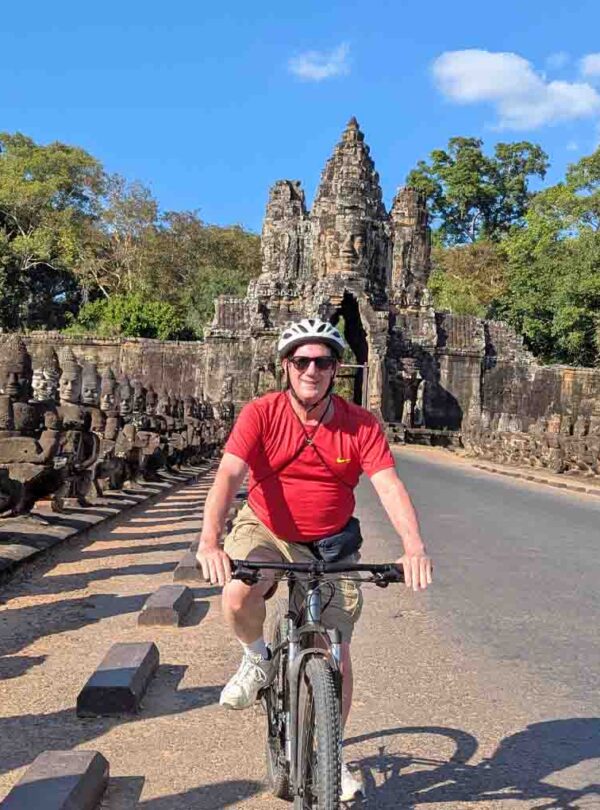 Angkor by bike acrobatic and culinary