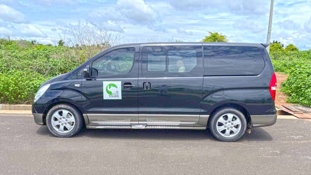 A comfort vehicle for airport transfer services