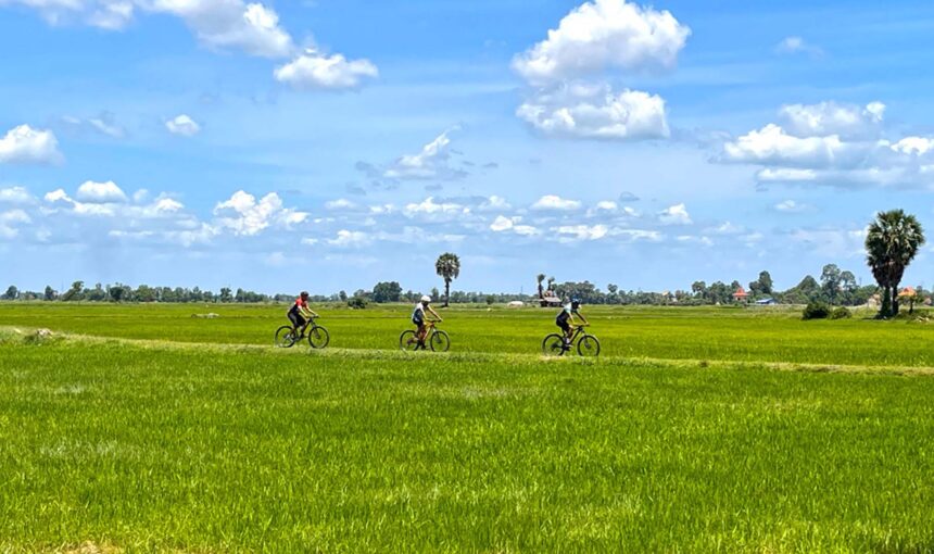 3 Days Cambodia Biking: Cycle West of Tonle Sap Trails