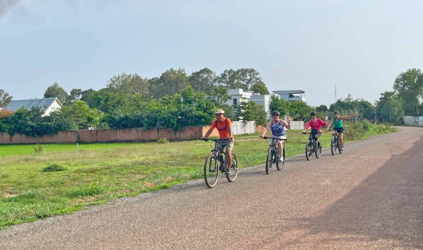 Bike of the Siem Reap Countryside, Village Vibe & Back Road