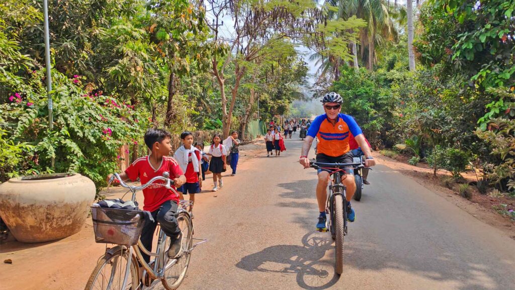 Biking tour through the village and interact with local people, cycle north of Cambodia Trail