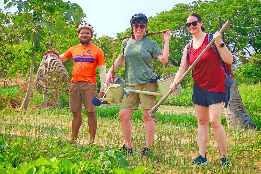 Cycling to visit to the local vegetable farm, bike of the Siem Reap Countryside.